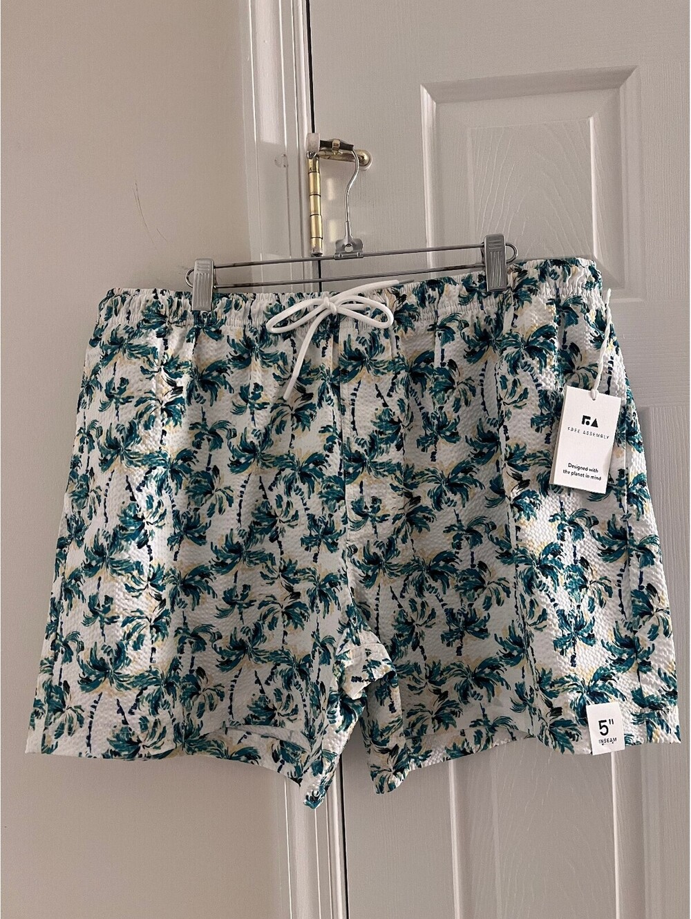 Free Assembly XL 5" inseam Floral Print Swim Trunks Lining